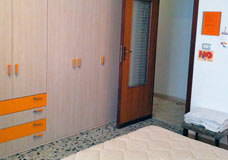 camera arancione in bb ad alghero - 3